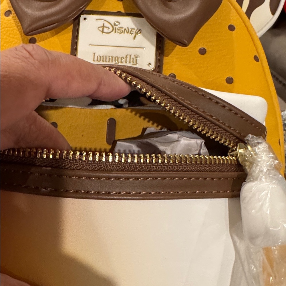 Disney Minnie Mouse S'mores SCENTED mini backpack. Exclusive Drop - Picture 10 of 11